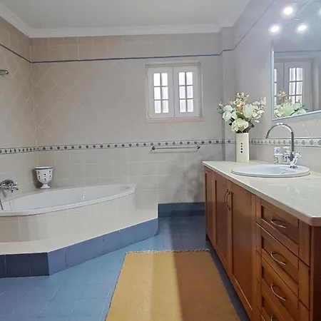 Casa Zulmira Perfekt Fuer Grosse Familien By Interhome Ferienhaus Ferrel (Leiria)